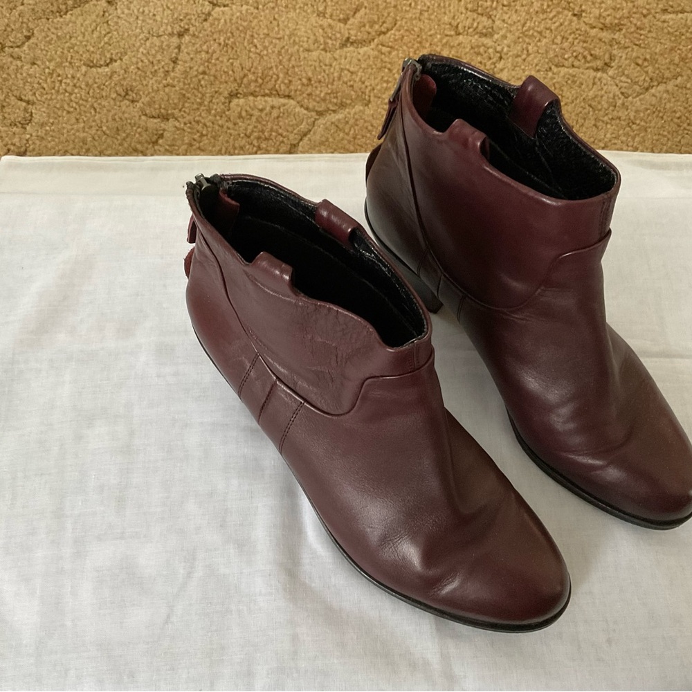 Beautiful Turkish real soft leather ankle boots! Brown EUC!